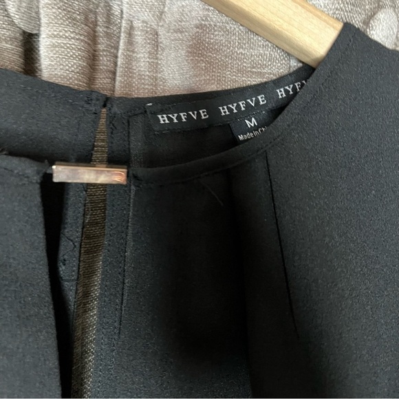 NWT Hyfve Black Long Sleeve Ruffle Back Tunic Blouse Size Medium - Picture 6 of 16